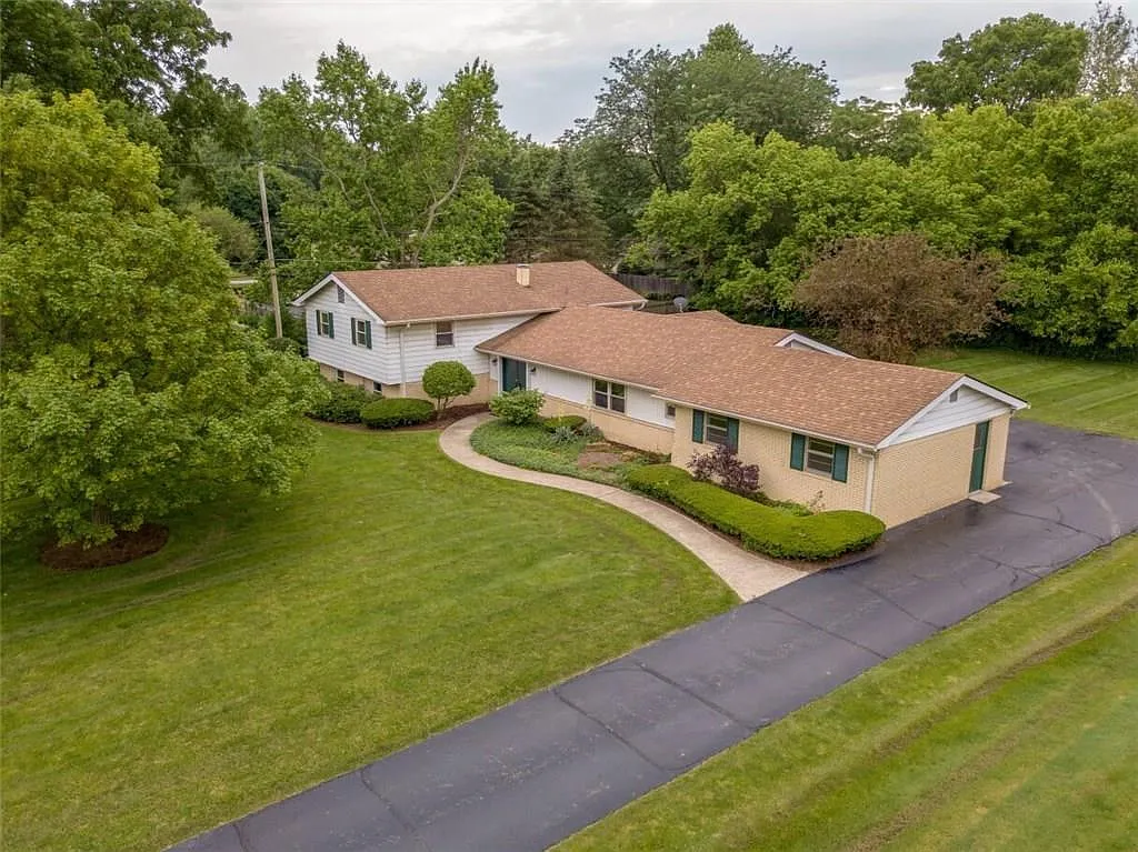8408 Sunset Ln photo 1