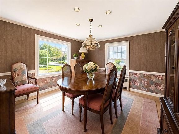 4th image of 7 Beech Tree Rd E