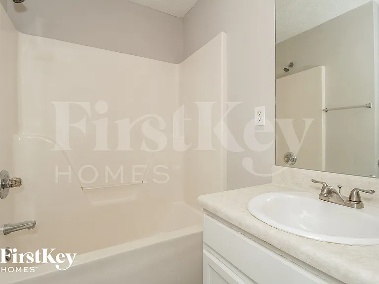 102 Chartres St — Photo 13