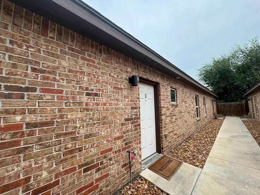 2 bed, 2.0 bath, 943 sqft, $950 — Photo 2