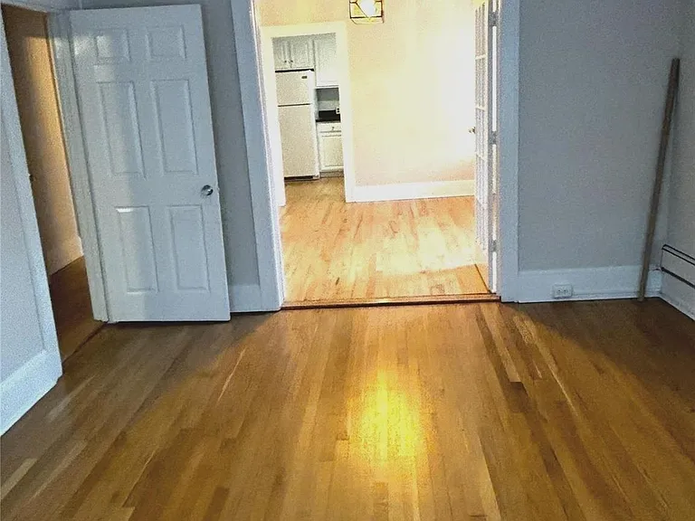 1 E Carver St — Photo 9