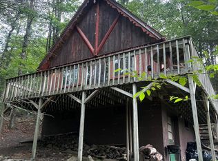 9 Cub Rd, Lake Ariel, PA 18436