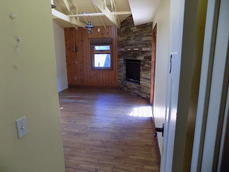 740 W Foothill Blvd — Photo 8