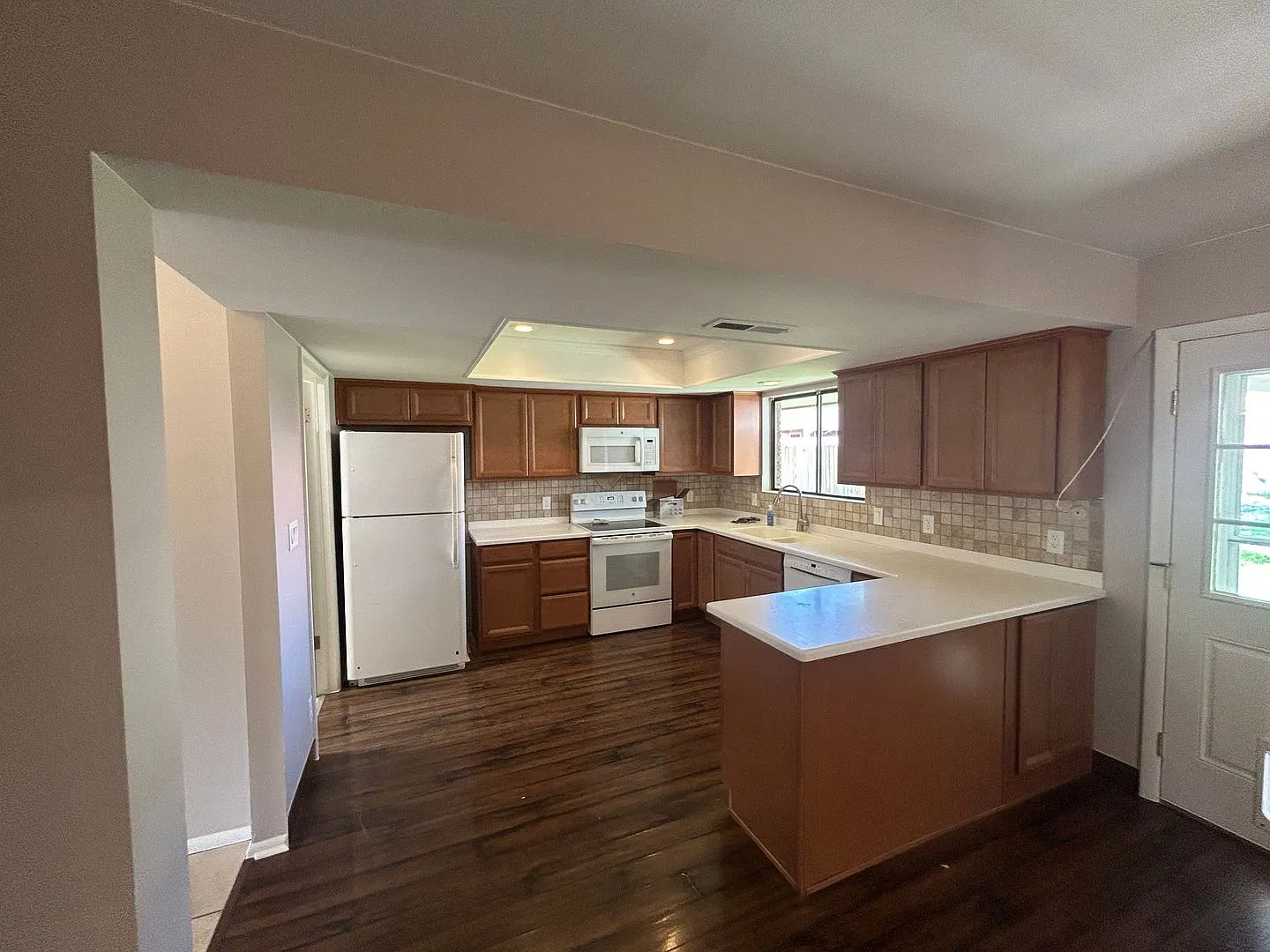 3 Bed, 2 Bath Home For Rent — Photo 3