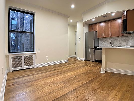 2nd image of 355 W 51st St APT 36
