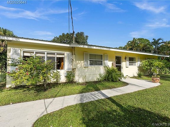 3rd image of 4096 SW 72nd Dr