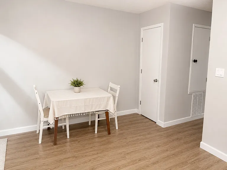 5846 Aftonshire Dr — Photo 8