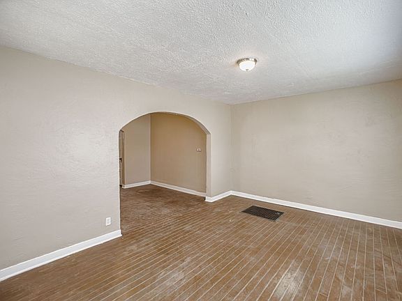 2nd image of 128 N Valencia Pl #B