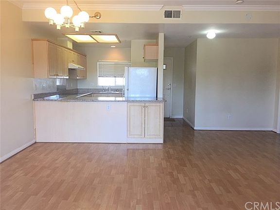 5th image of 121 N McPherrin Ave Unit 305