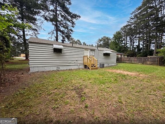 5th image of 1396 Pine Dr