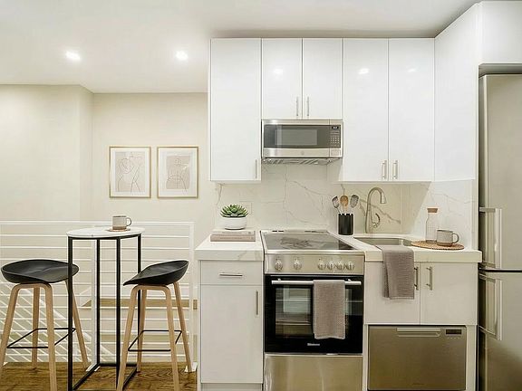 2nd image of 72 Carmine St #1A