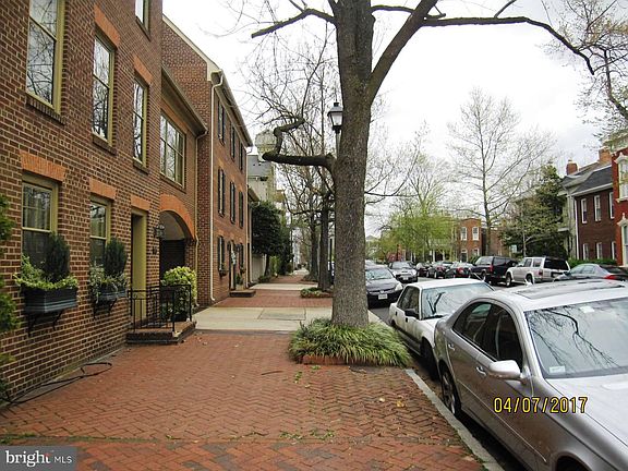 3rd image of 204 N Columbus St #A