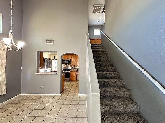 4th image of 925 Ortega Hill Ln