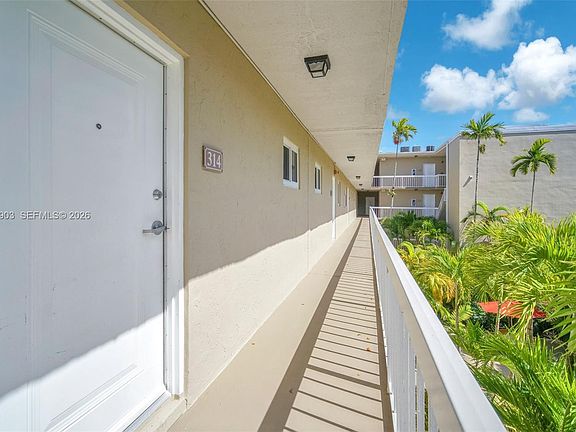 4th image of 8103 Camino Real #C-314
