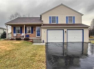 32 Pine Ridge Cir, Enola, PA 17025