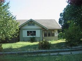 2nd image of 521 E 8th St