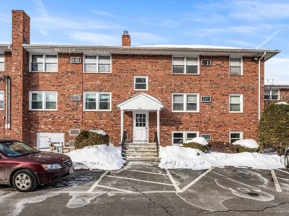 241 Main St APT C3, Reading, MA 01867