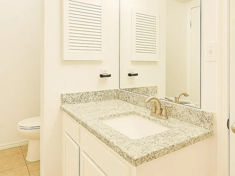 17510 Lobo Trl — Photo 8