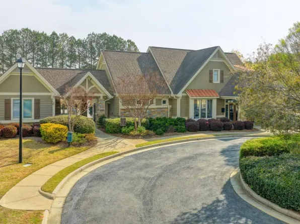 1032 Quiet Waters Ln, Lawrenceville, GA 30045