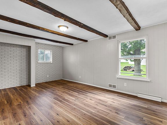 3rd image of 905 Lynn Haven Ln