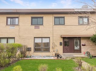 623 Maple Ct, Mount Prospect, IL 60056