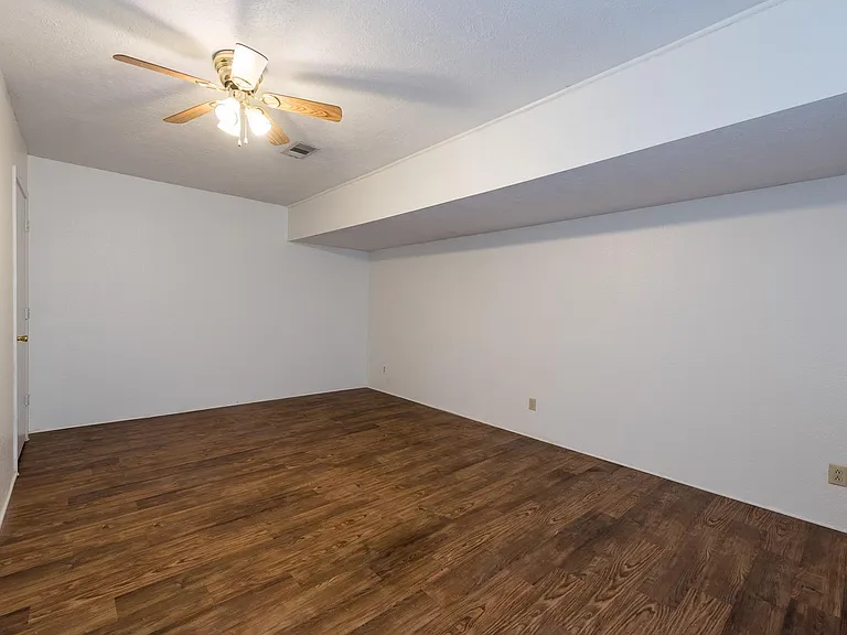 2805 Normand Dr — Photo 11
