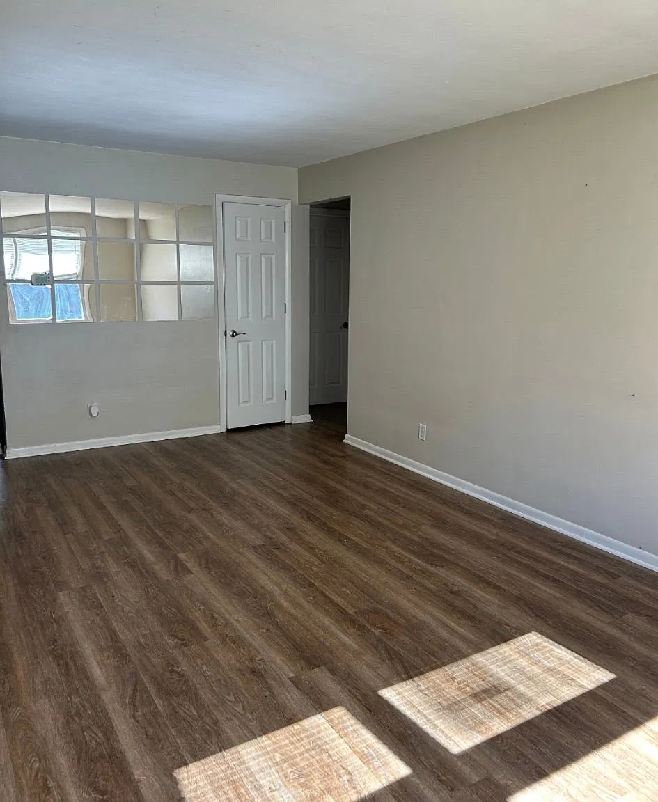 2 bed, 900 sqft, $875 — Photo 4