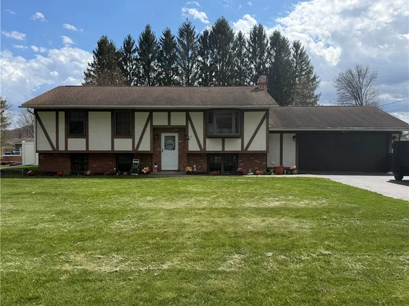 6 Red Wing Ln, Horseheads, NY 14845