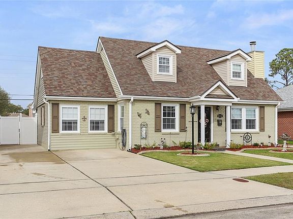 3rd image of 448 Stratford Dr
