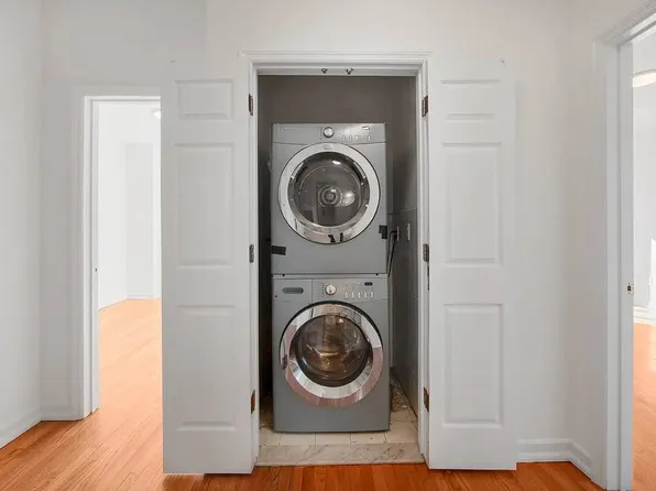 562 Court Street image 15 of 15