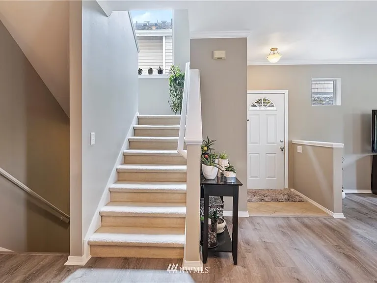 1162 Edmonds Pl NE — Photo 6
