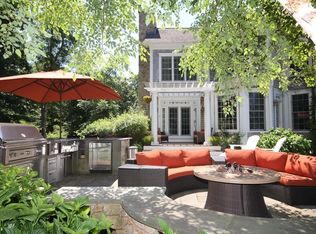 1 Pardon Hill Rd, Dartmouth, MA 02748