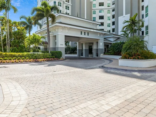 295 Grande Way APT 506, Naples, FL 34108
