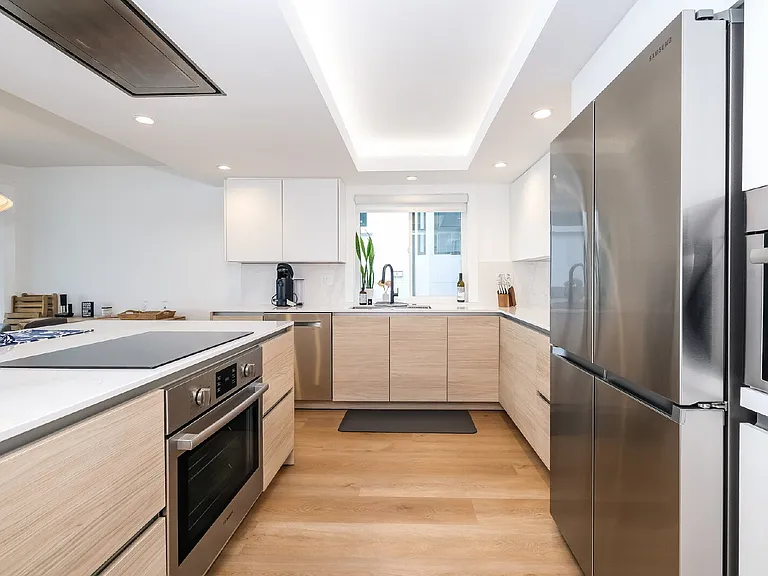 1639 Harbor Ave SW #301 — Photo 8