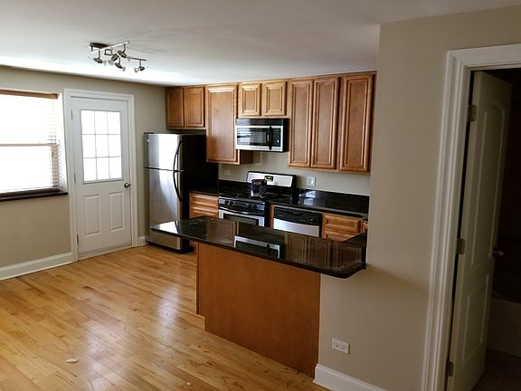 3rd image of 5322 N Francisco Ave APT 2N