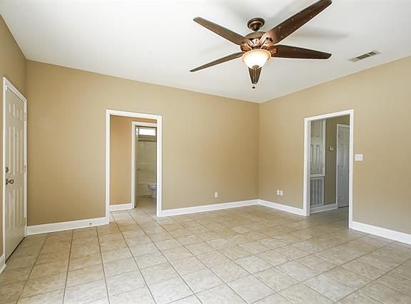 5th image of 2752 Village Ct