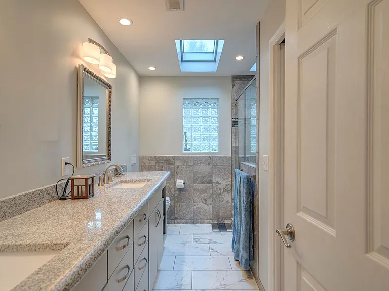 202 Fincastle Dr — Photo 12