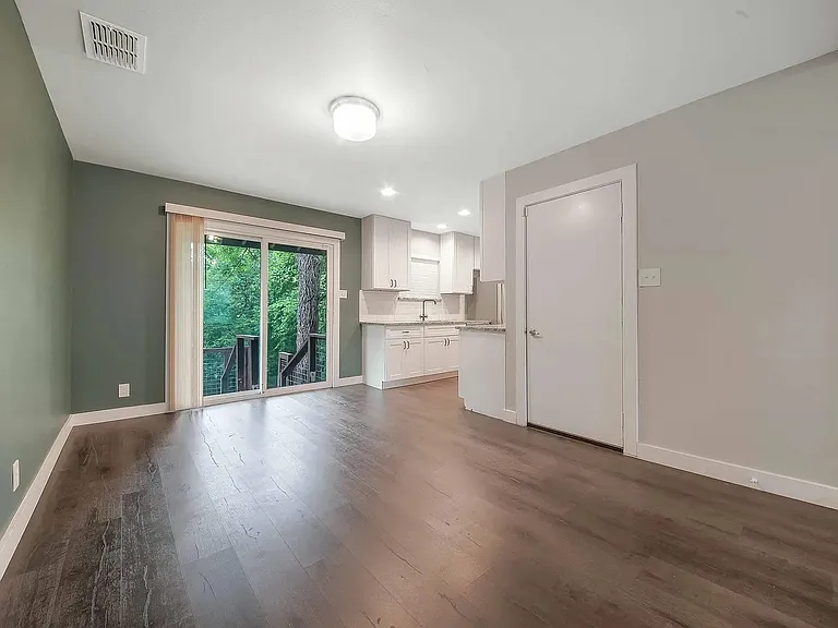 4810 Creekwood Rd — Photo 5