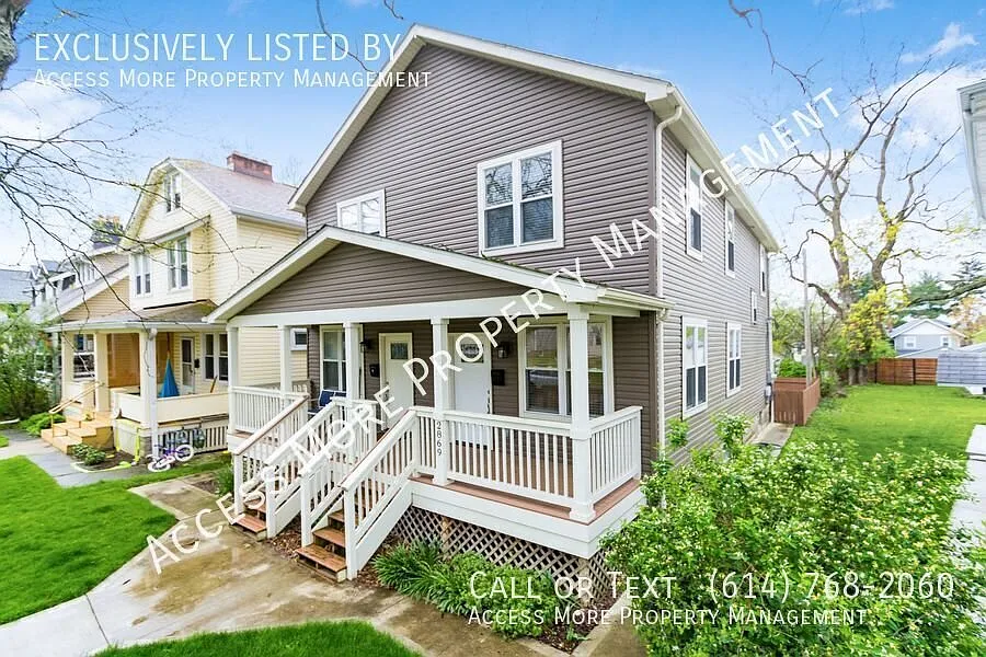Awesome 3 Bed 1.5 Bath Duplex Off North High - Fenced Yard! — Photo 2