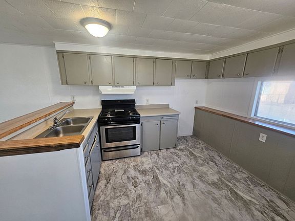 3rd image of 1876 Hualapai Dr