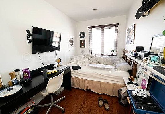 5th image of 24-14 32nd St #2R