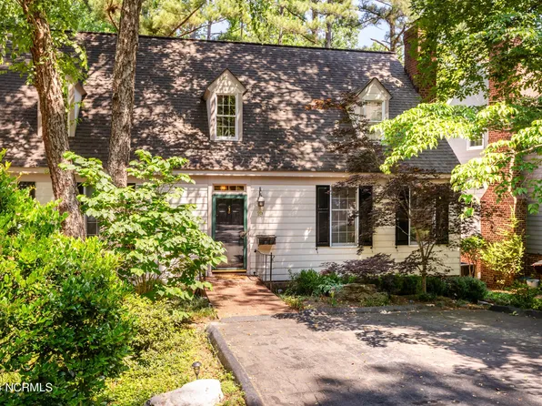 19 Village In The Woods Circle, Southern Pines, NC 28387