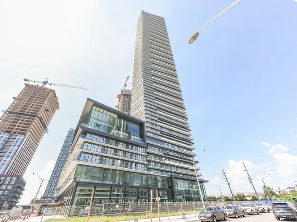 448 Burnhamthorpe Rd W, Mississauga, ON