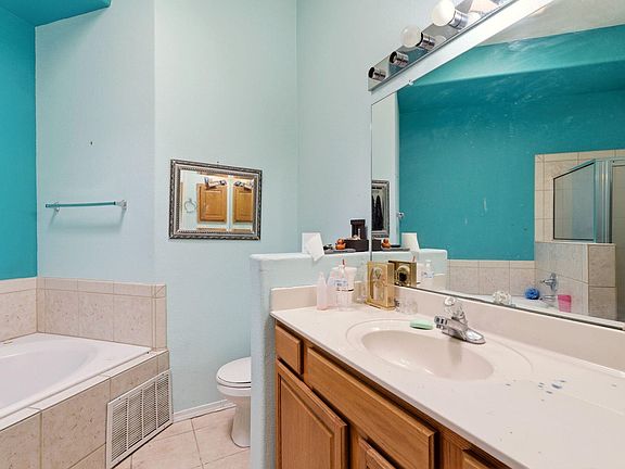 5th image of 3120 Renaissance Dr SE