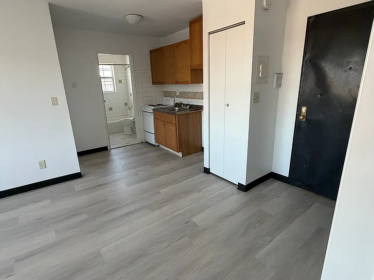 185 Palisade Ave #C4 — Photo 1