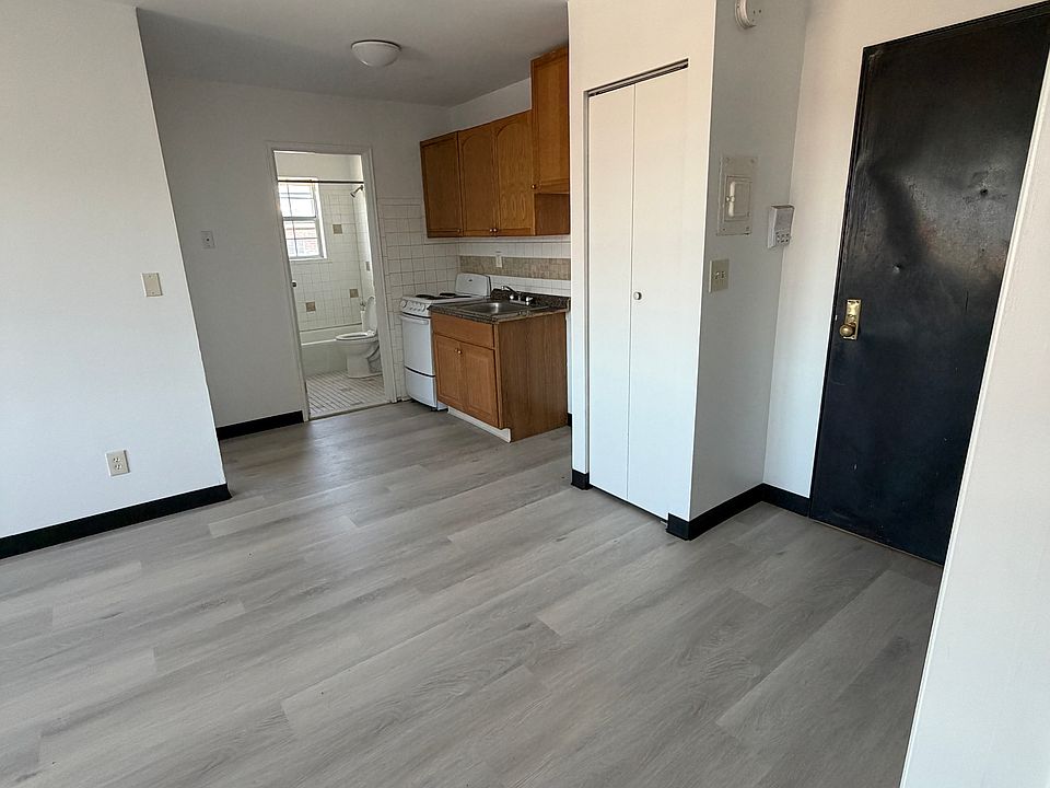 1st image of 185 Palisade Ave #C4