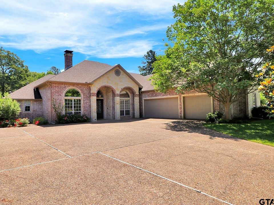 1st image of 18155 Oak Forest Dr
