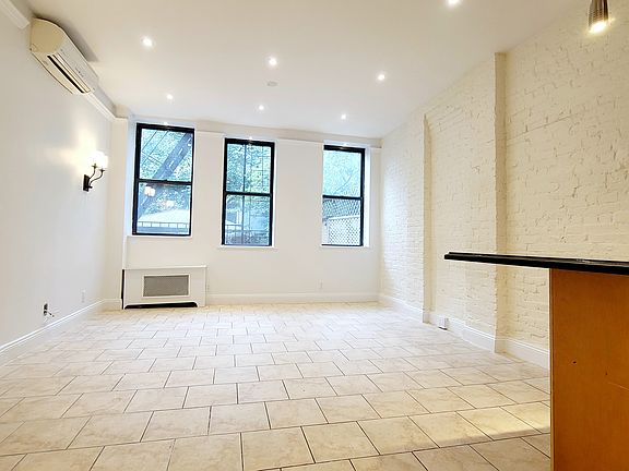 3rd image of 455 W 50th St #300
