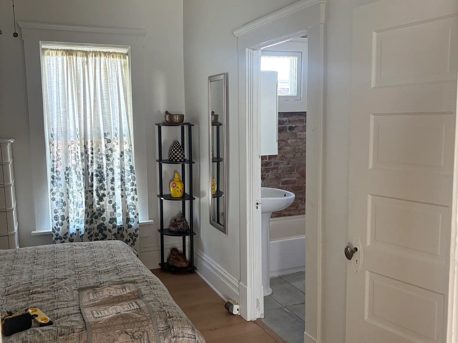 1 bed, 1400 sqft, $2,500 — Photo 3