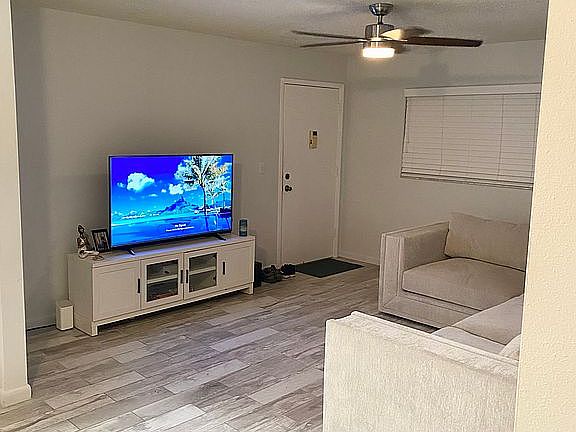 3rd image of 1514 Edgewater Cir APT 3
